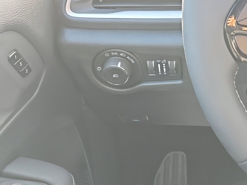 New 2026 Chrysler Pacifica Select image 30