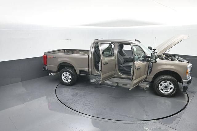 New 2026 Ford F250 XLT w/ FX4 Off-Road Package AWD/4WD image 38