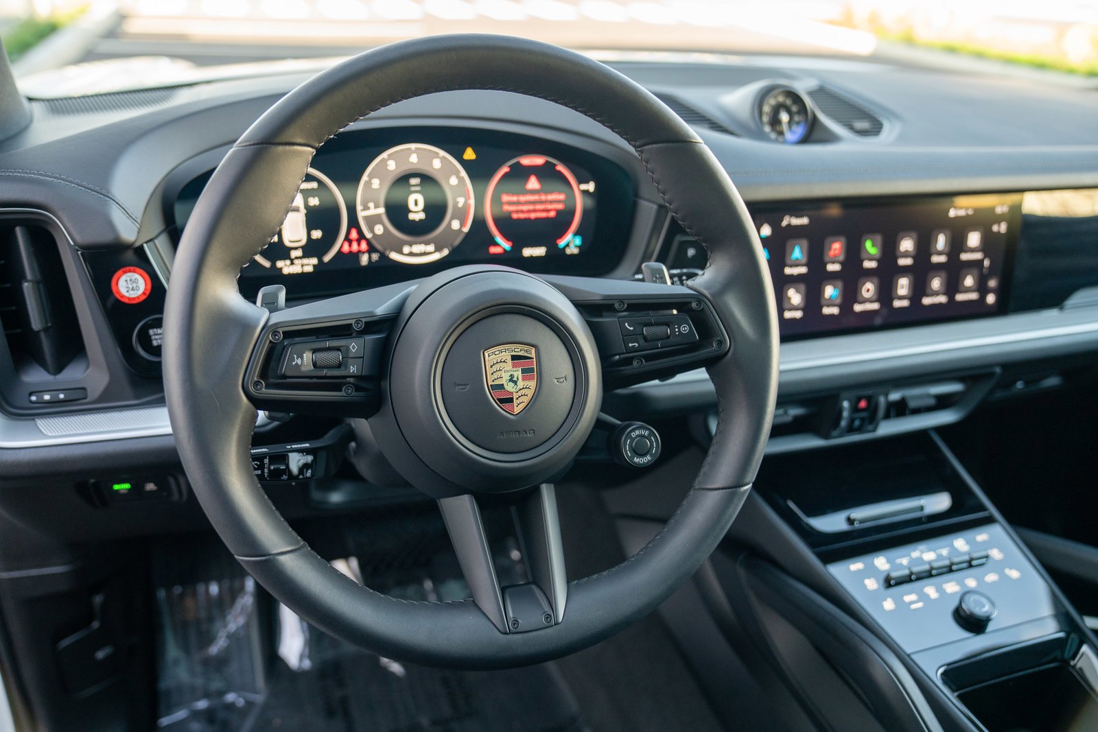 Used 2025 Porsche Cayenne image 14