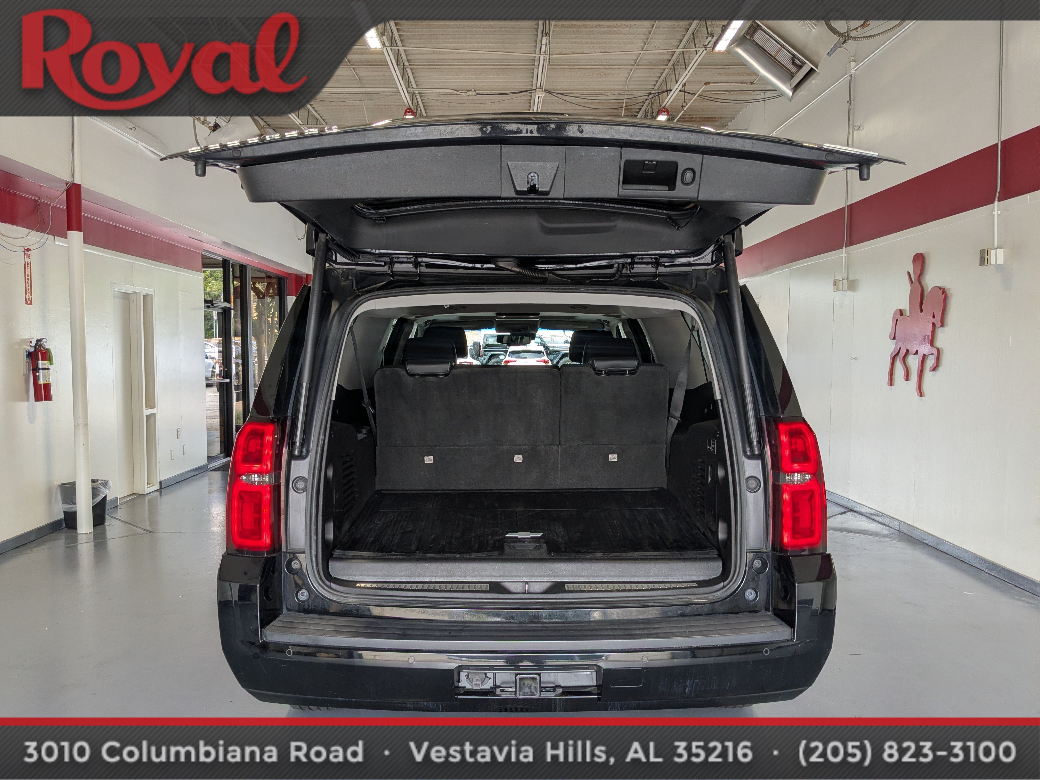 Used 2018 Chevrolet Suburban LT AWD/4WD image 14
