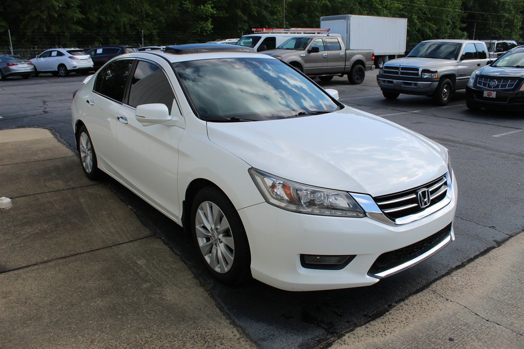 Used 2014 Honda Accord Touring image 2