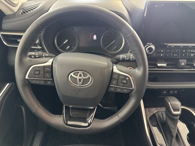 Used 2021 Toyota Highlander Limited image 41