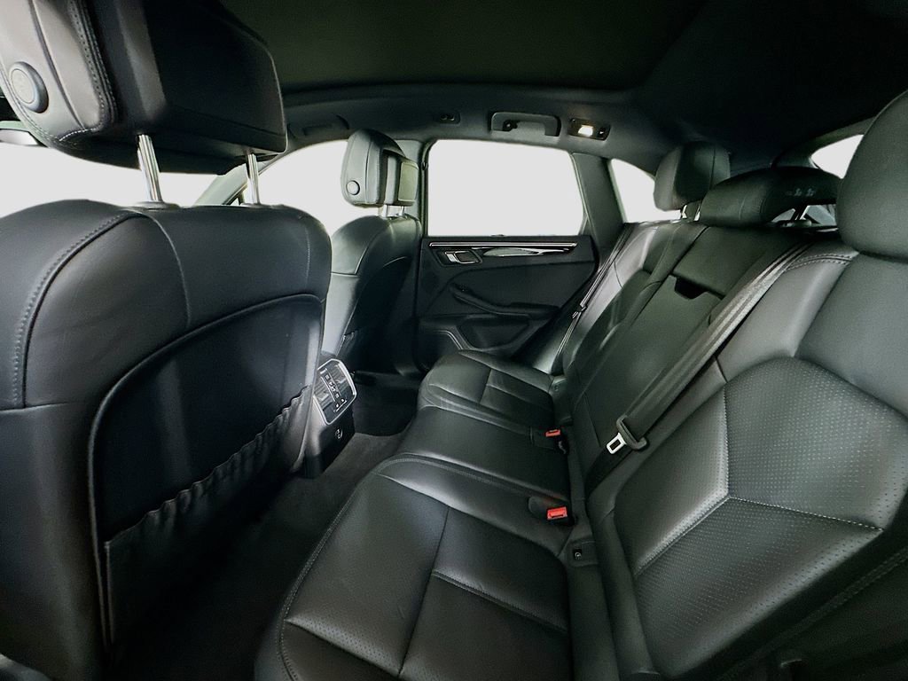 Certified 2023 Porsche Macan image 23