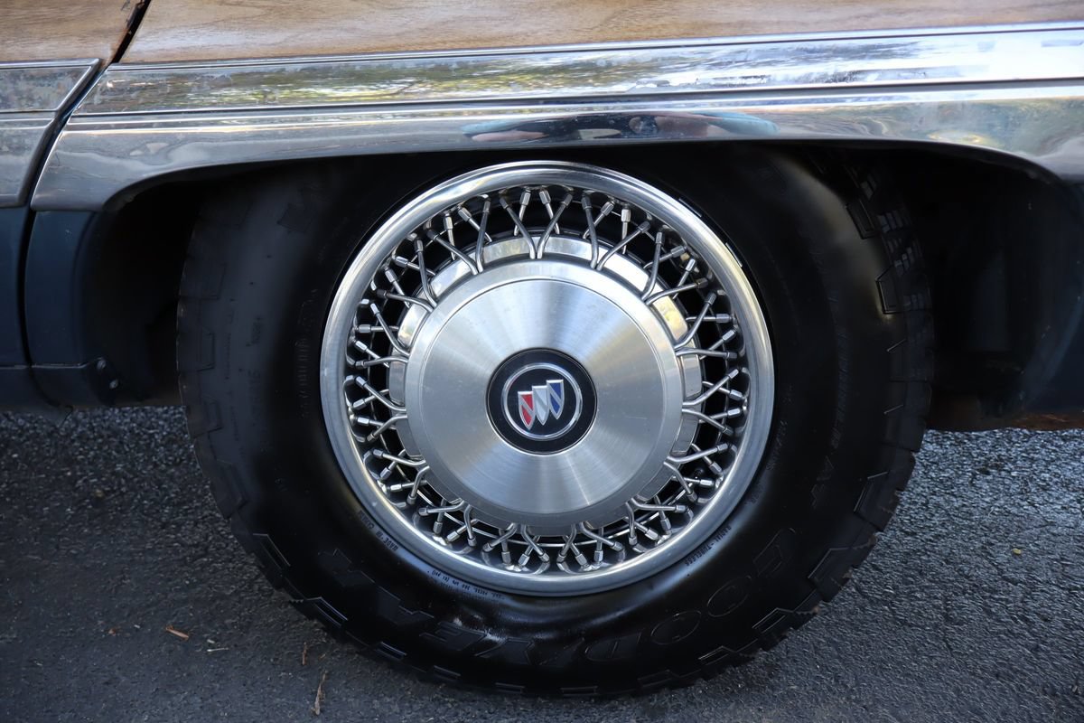 Used 1996 Buick Roadmaster Estate RWD image 40