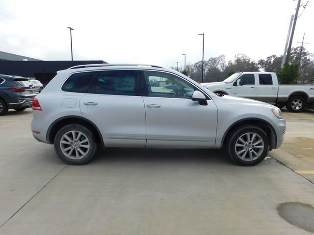 Used 2014 Volkswagen Touareg Sport image 8