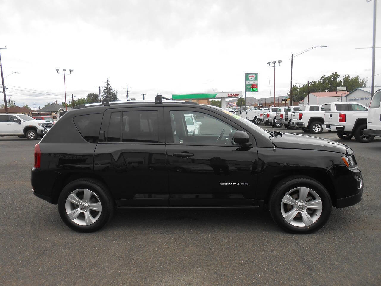 Used 2015 Jeep Compass High Altitude AWD/4WD image 2