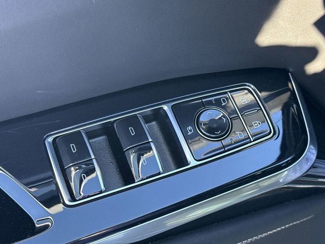 Certified 2025 Cadillac Escalade ESV Sport Platinum w/ LPO, Floor Liner Package image 17