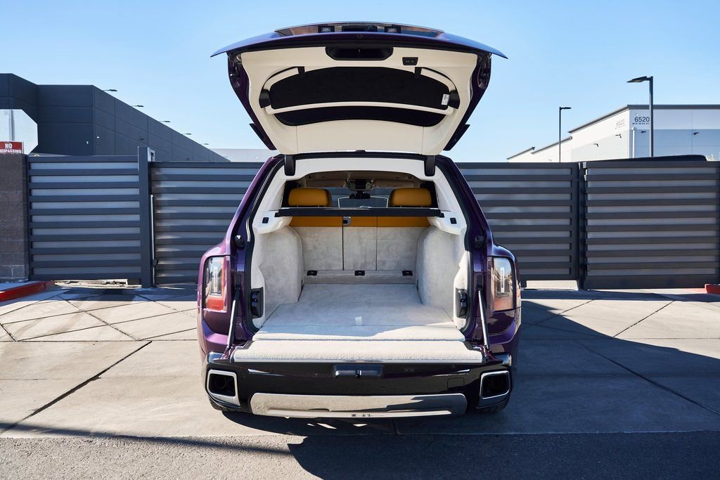 Used 2025 Rolls-Royce Cullinan image 19