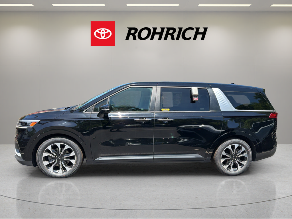 Used 2023 Kia Carnival EX FWD image 9