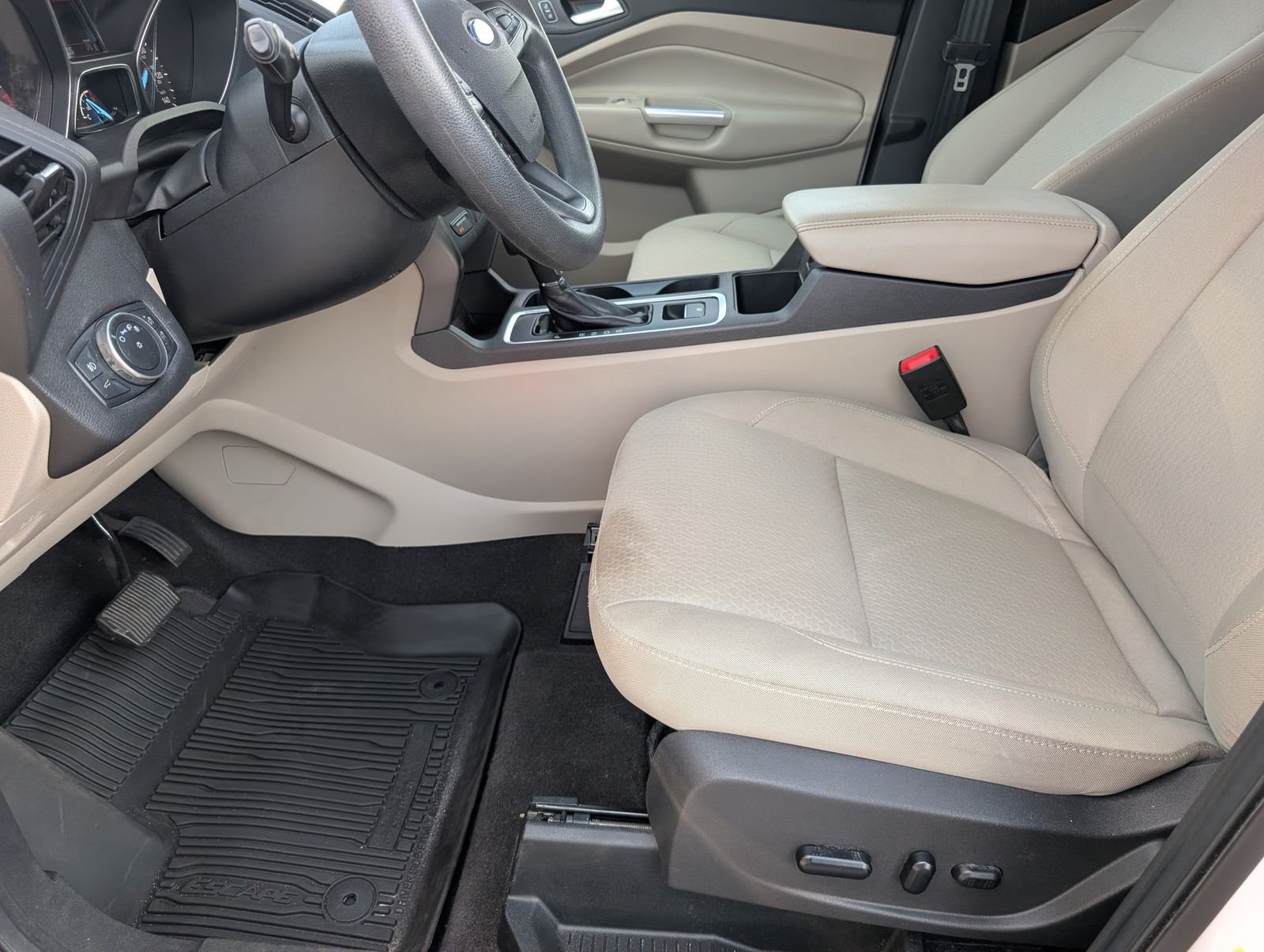 Used 2019 Ford Escape SE FWD image 14