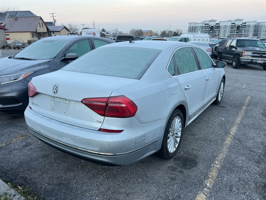 Used 2017 Volkswagen Passat 1.8T SE image 6