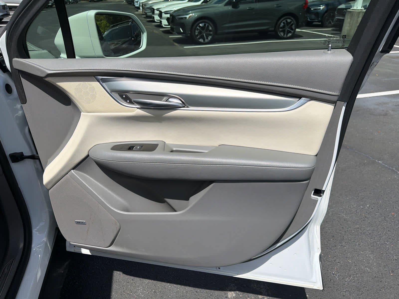 Used 2018 Cadillac XT5 Luxury w/ Driver Awareness Package image 19