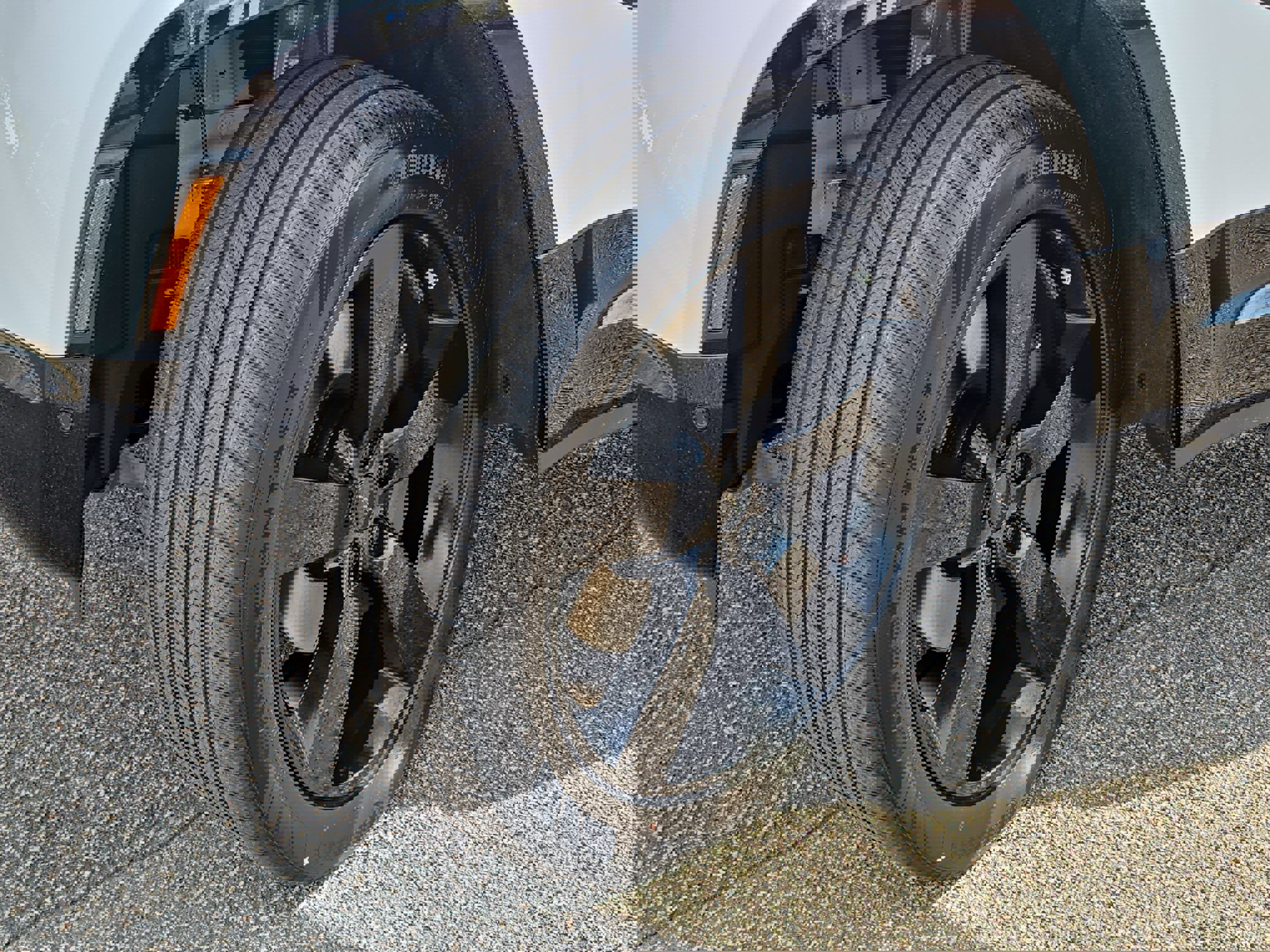 New 2026 Land Rover Defender 110 X-Dynamic SE image 32