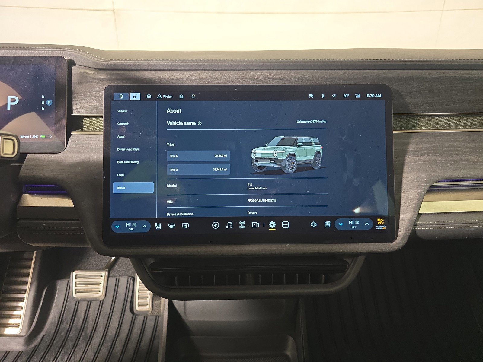 Used 2022 Rivian R1S Launch Edition image 29