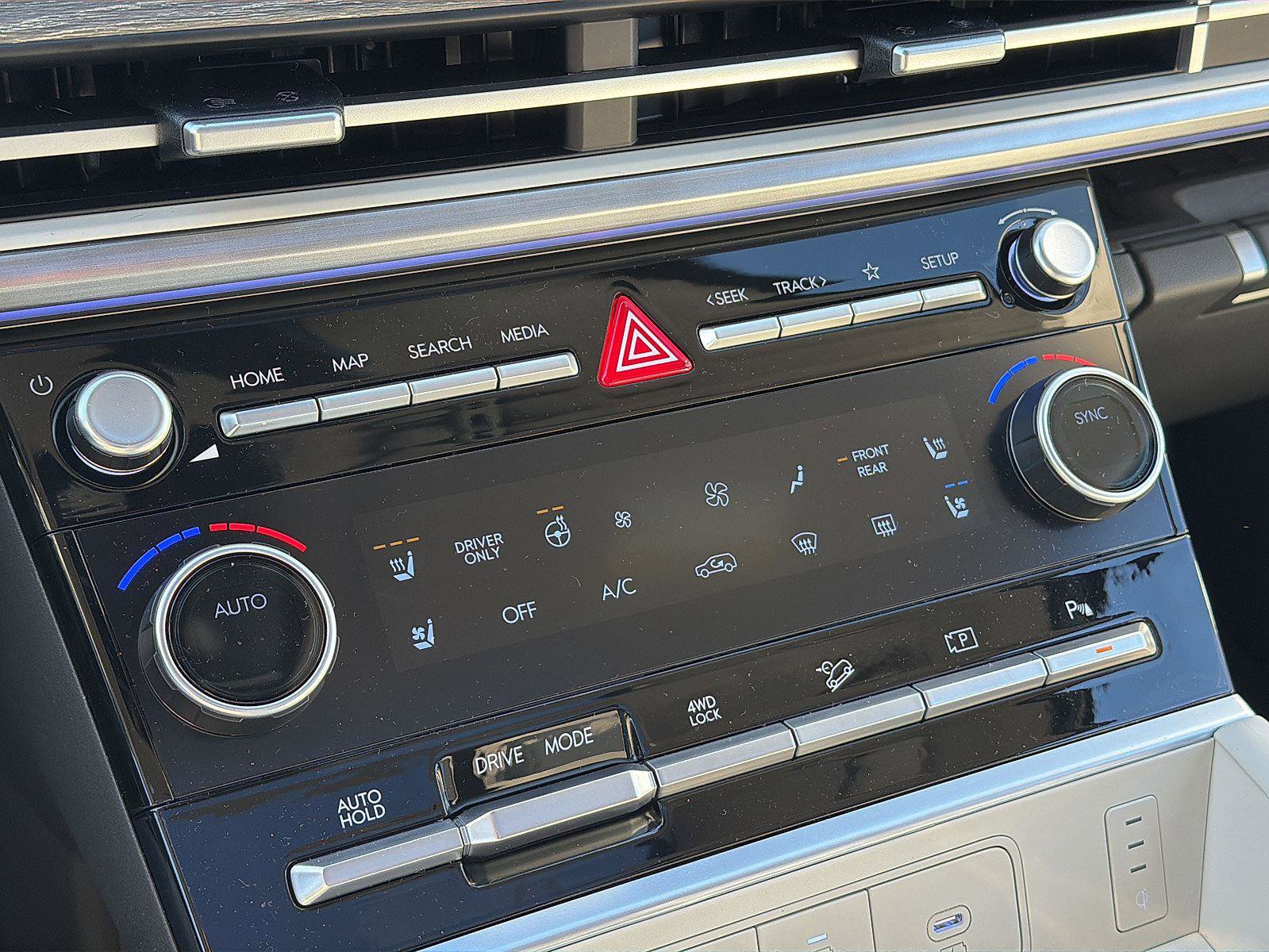 Used 2026 Hyundai Santa Fe Limited image 16