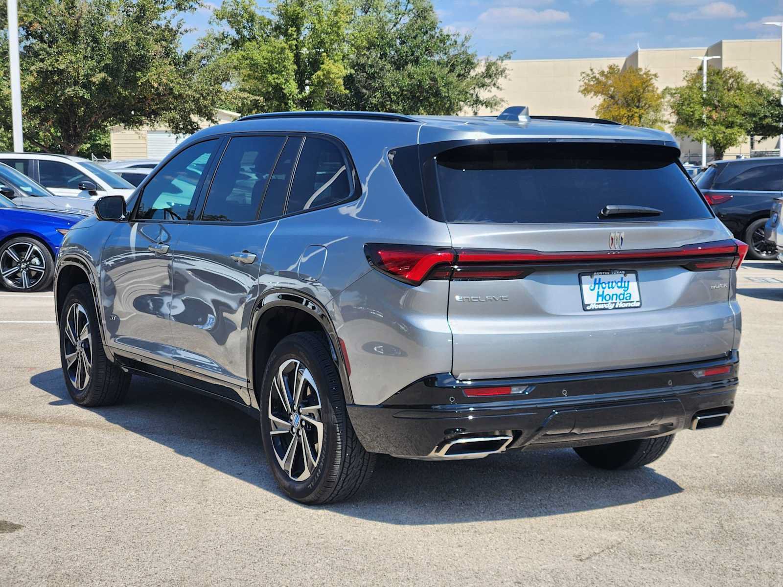 Used 2025 Buick Enclave Sport Touring w/ Power Package FWD image 5
