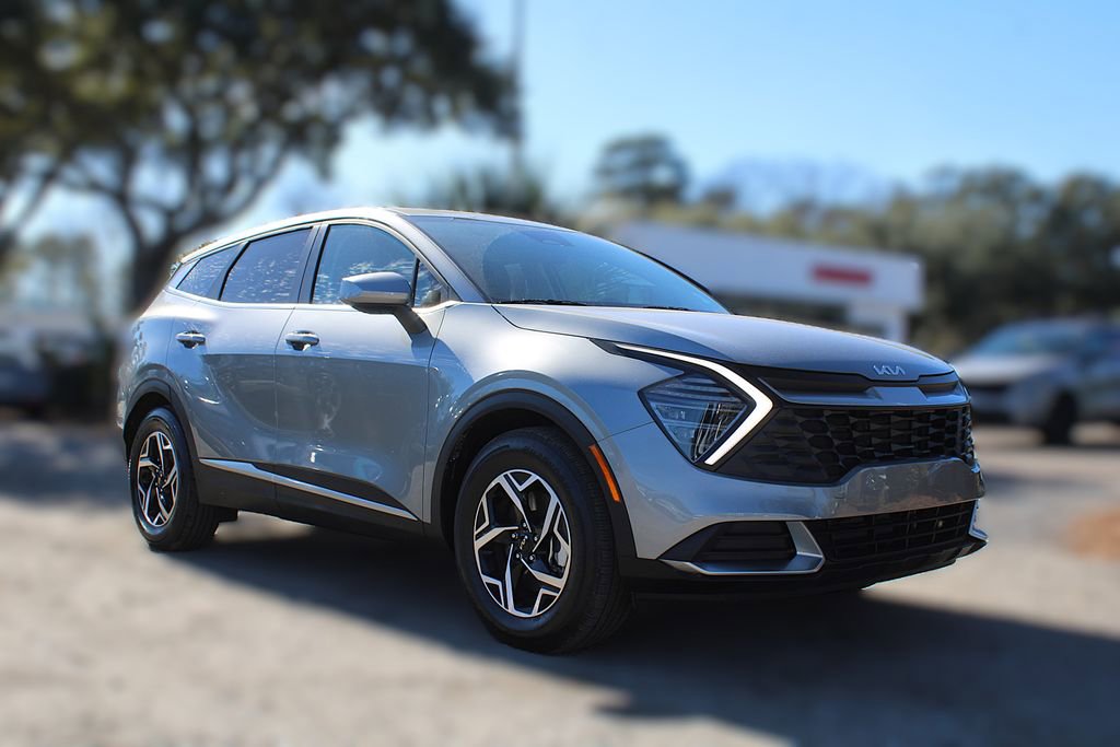 Used 2024 Kia Sportage LX image 3