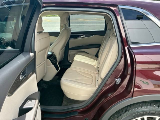Used 2017 Lincoln MKX Reserve AWD/4WD image 13