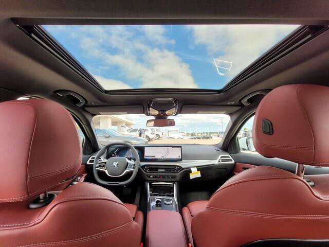 Used 2025 BMW 330i Sedan w/ Convenience Package RWD image 34