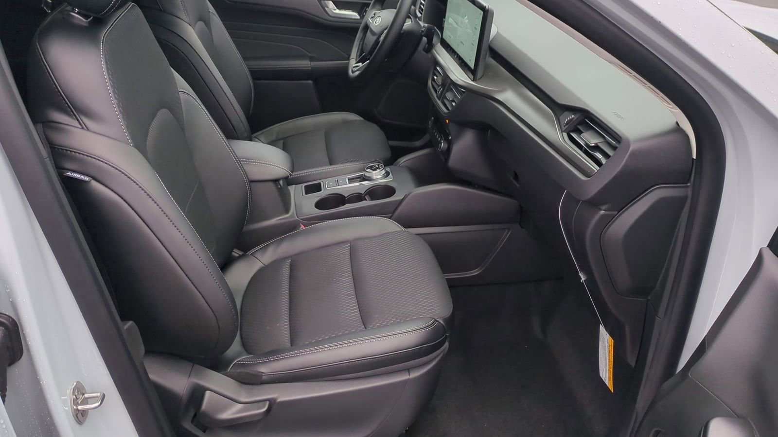 New 2026 Ford Escape SE w/ Class II Trailer Tow Package image 22