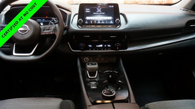 Used 2022 Nissan Rogue SV image 34