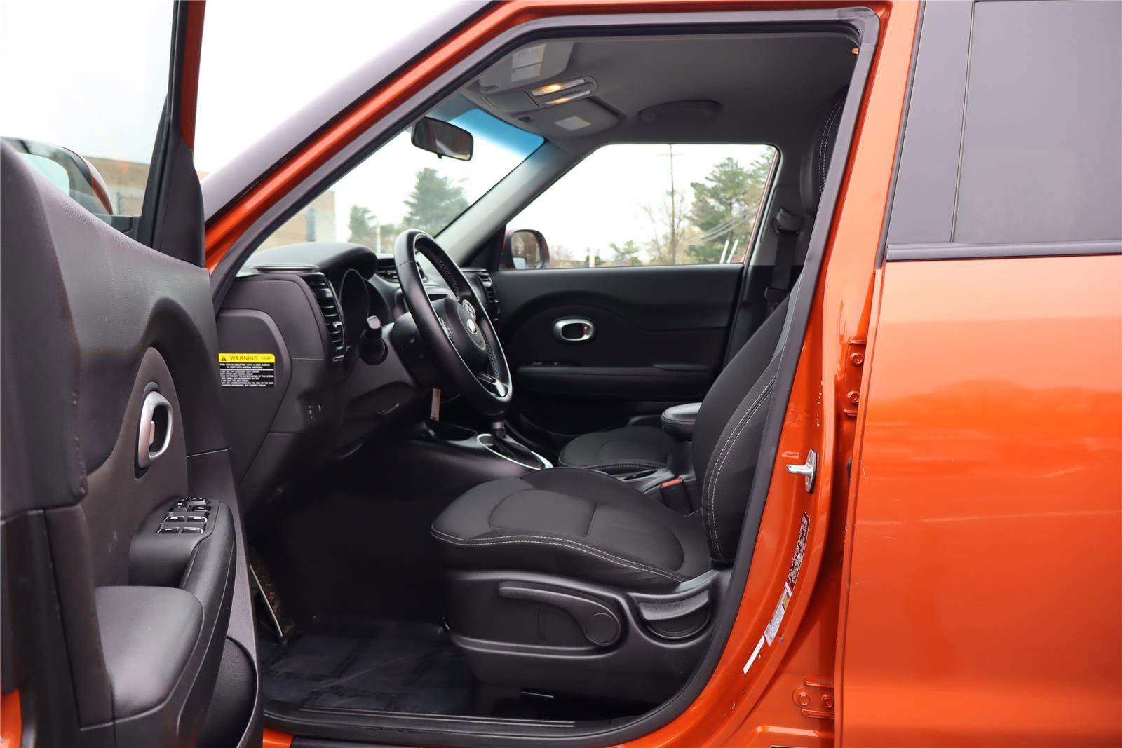 Used 2019 Kia Soul + image 12