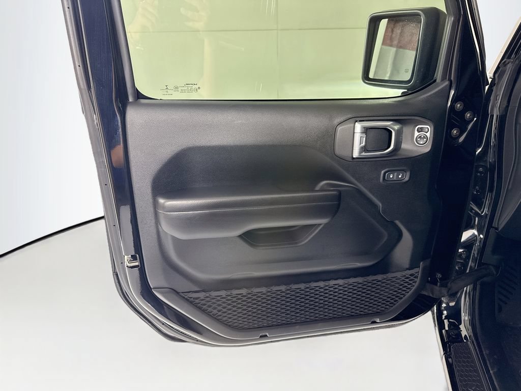Used 2021 Jeep Wrangler Unlimited Rubicon AWD/4WD image 24