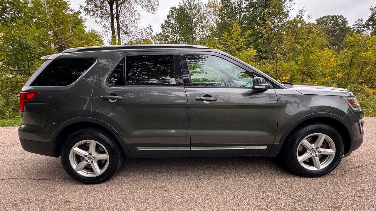 Used 2016 Ford Explorer XLT w/ Equipment Group 202A AWD/4WD image 8