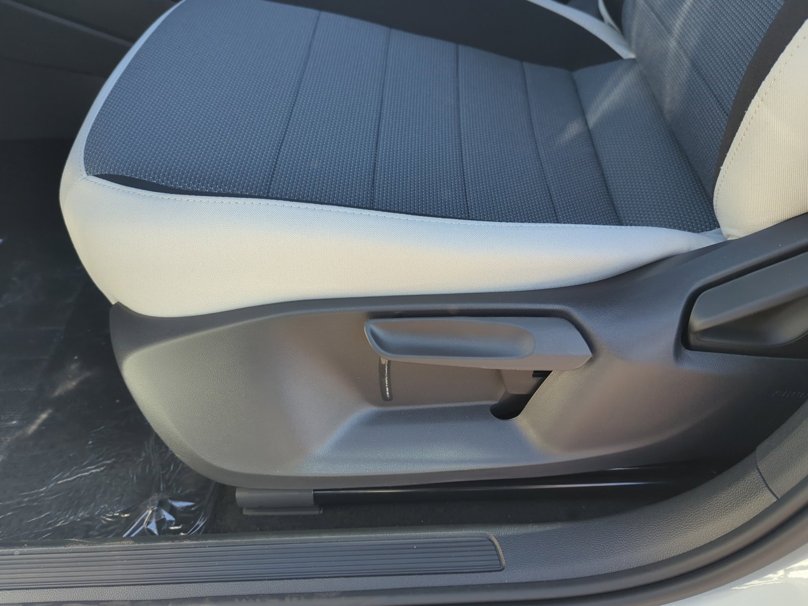 New 2026 Volkswagen Taos S image 14