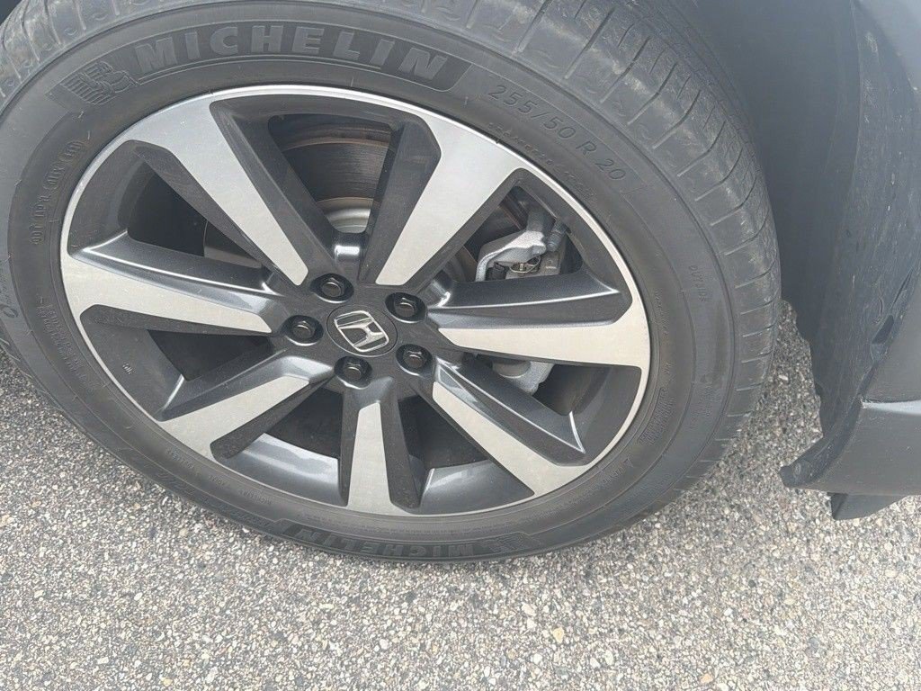 Certified 2024 Honda Pilot Touring image 4