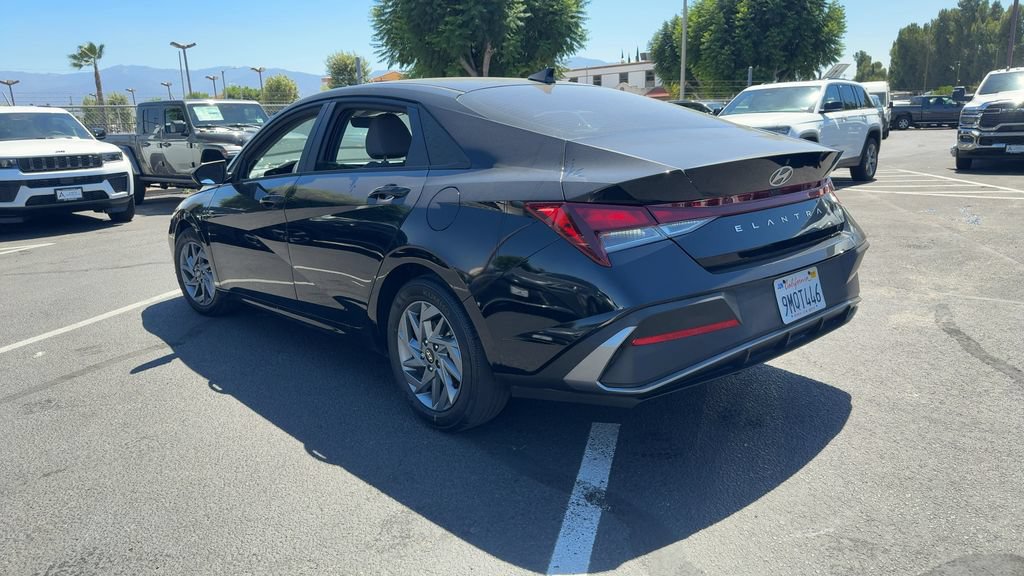 Used 2024 Hyundai Elantra SEL FWD image 8