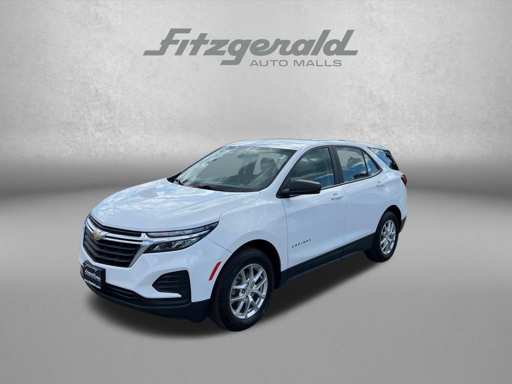 Used 2022 Chevrolet Equinox LS AWD/4WD image 2