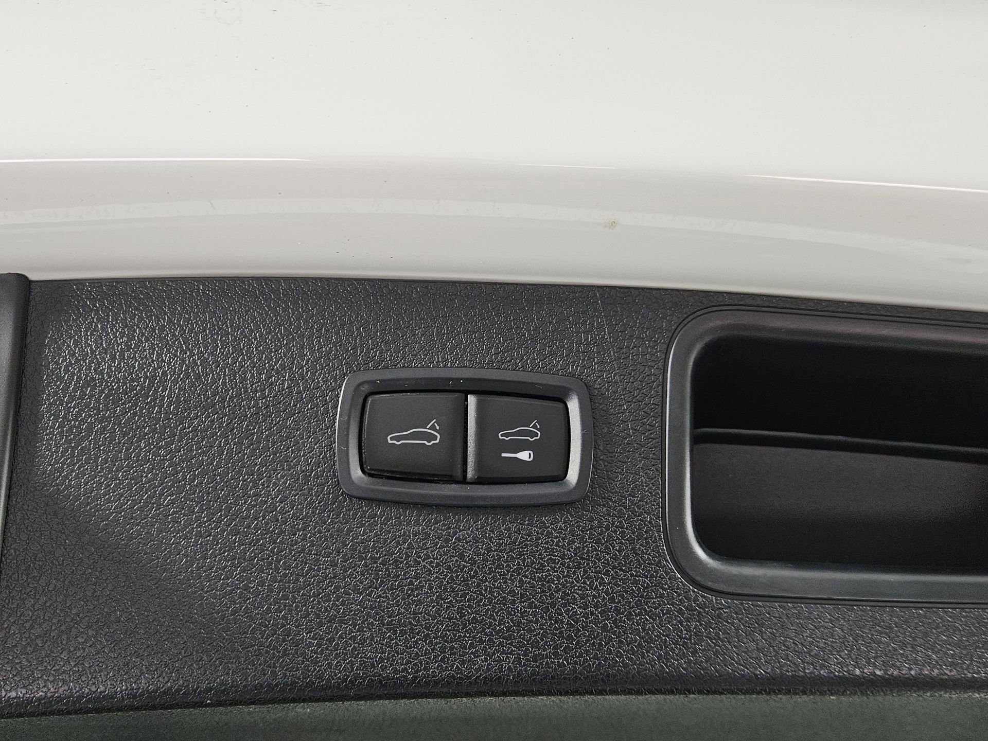 Used 2021 Porsche Macan AWD/4WD image 12