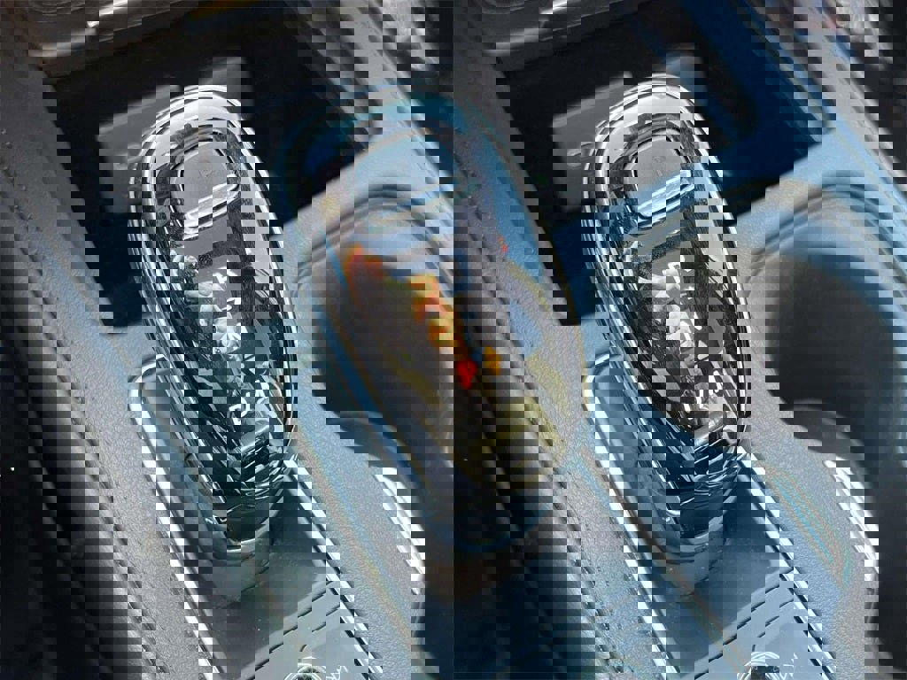 Used 2023 Cadillac XT4 Luxury w/ Cold Weather Package image 15