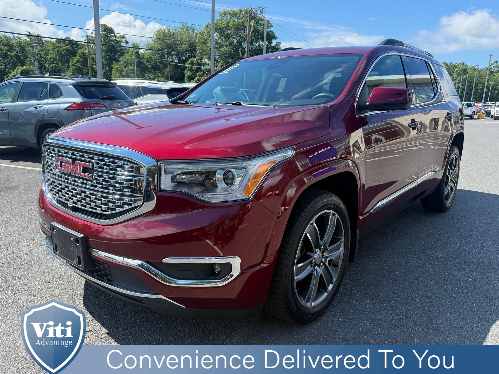 Used 2017 GMC Acadia Denali w/ Technology Package AWD/4WD image 4