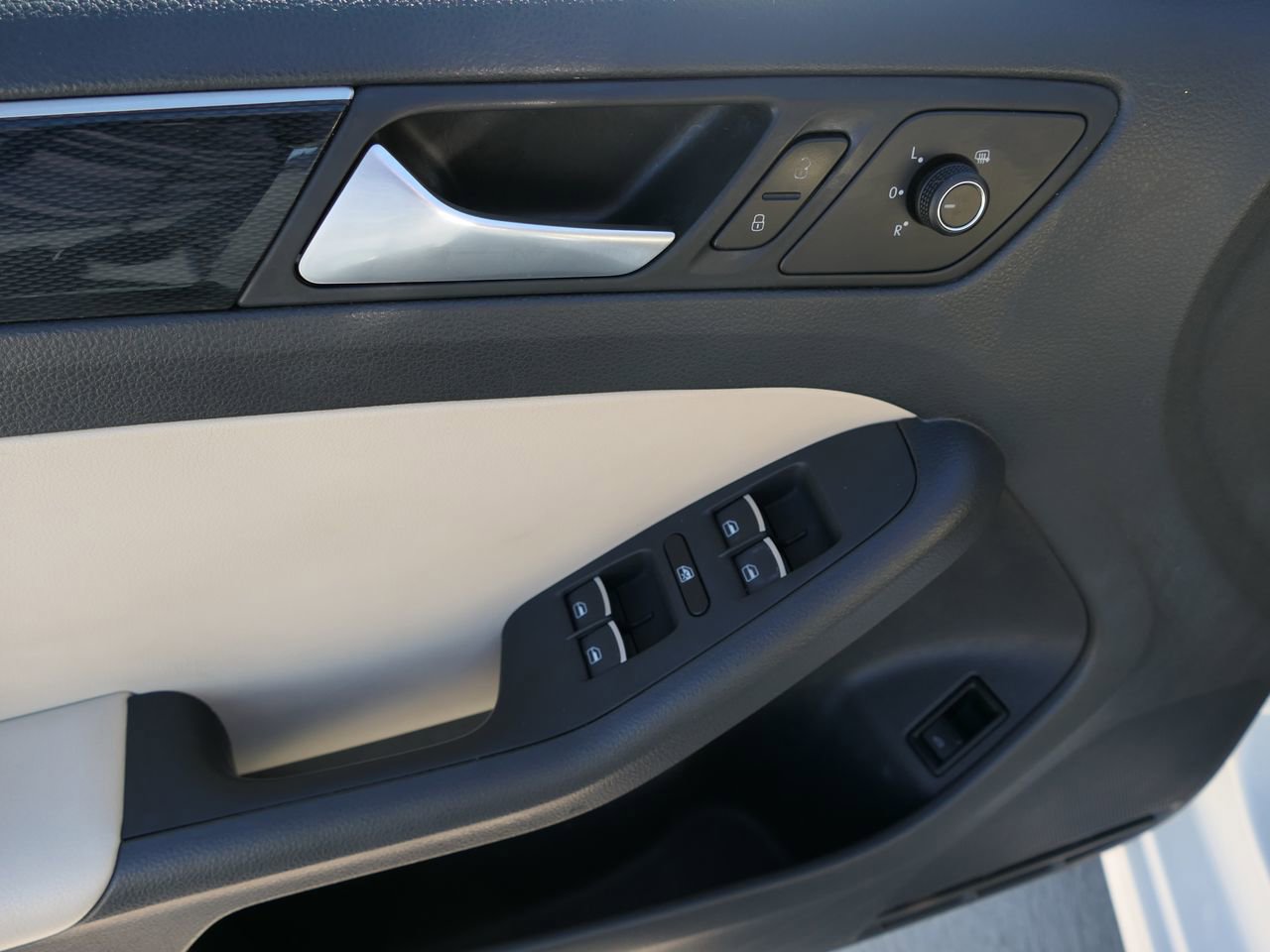 Used 2016 Volkswagen Jetta SEL image 13