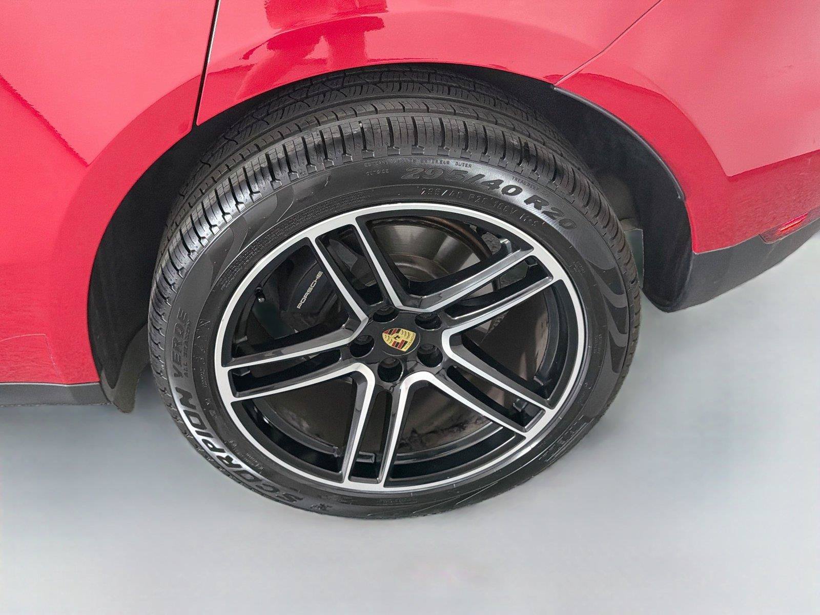 Certified 2021 Porsche Macan AWD/4WD image 12