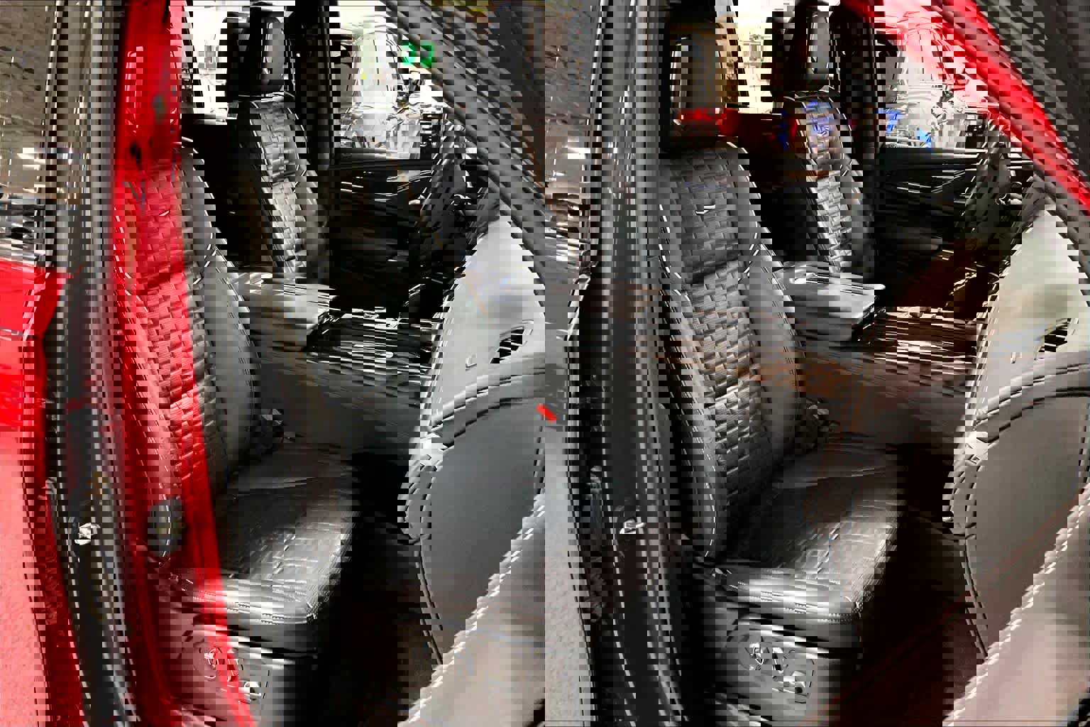 Used 2023 Cadillac Escalade ESV Sport Platinum image 8