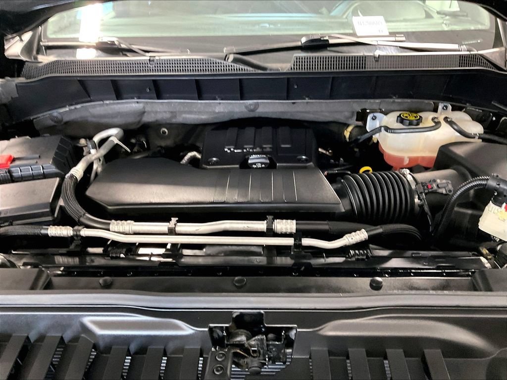 Used 2023 Chevrolet Silverado 1500 LT AWD/4WD image 25