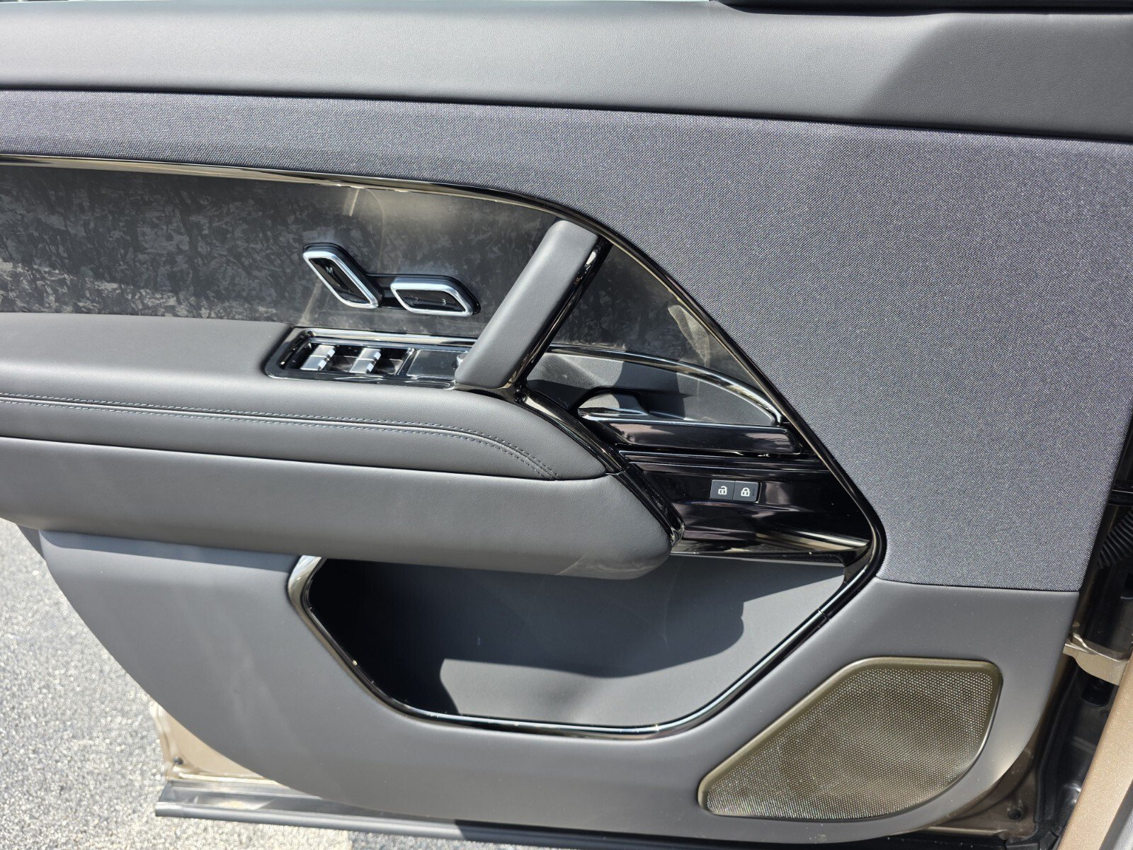 New 2026 Land Rover Range Rover Sport SV AWD/4WD image 20