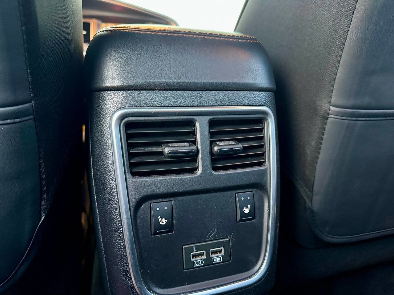 Used 2015 Dodge Charger R/T w/ Plus Group RWD image 15