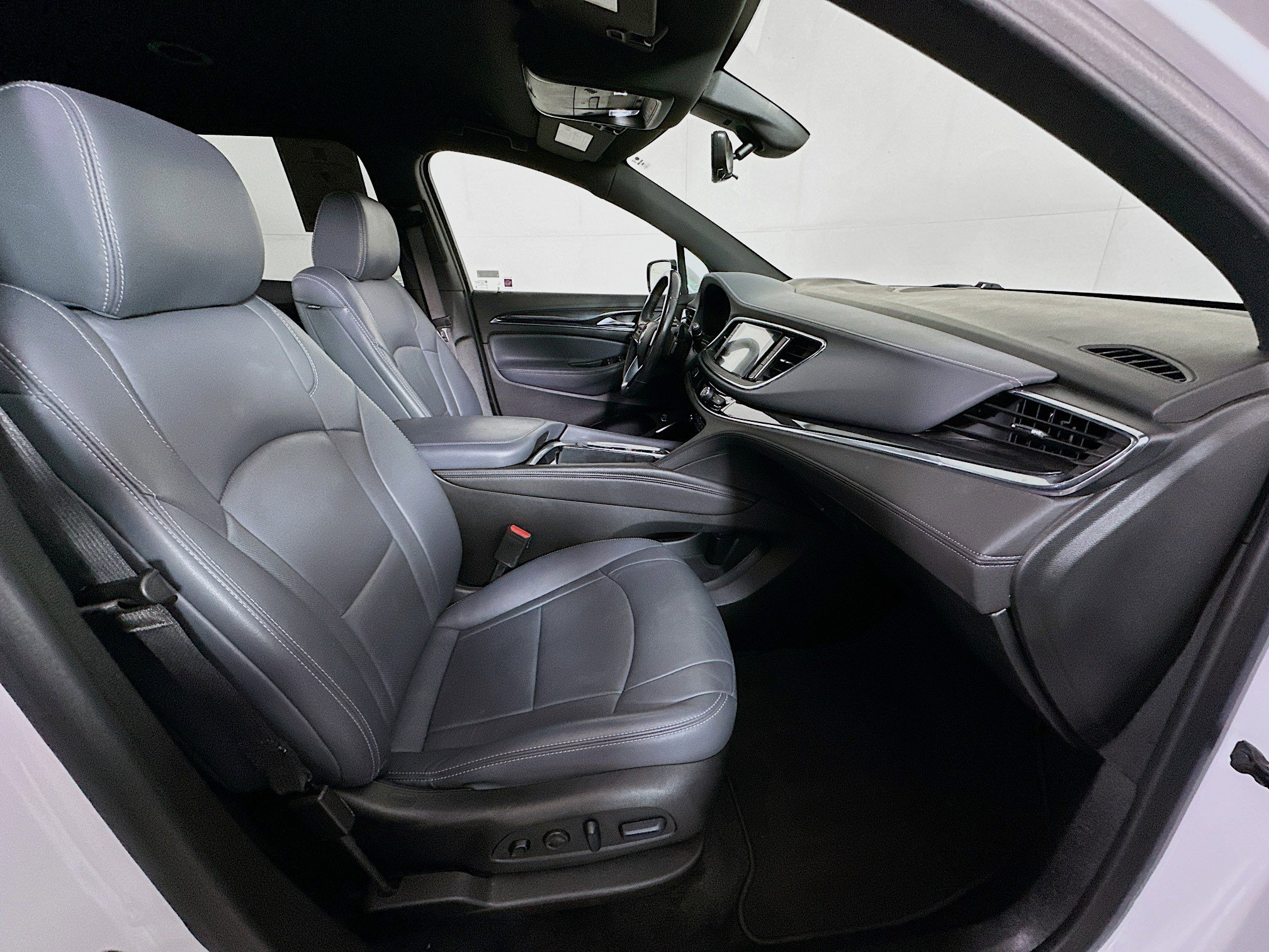 Used 2024 Buick Enclave Premium image 33