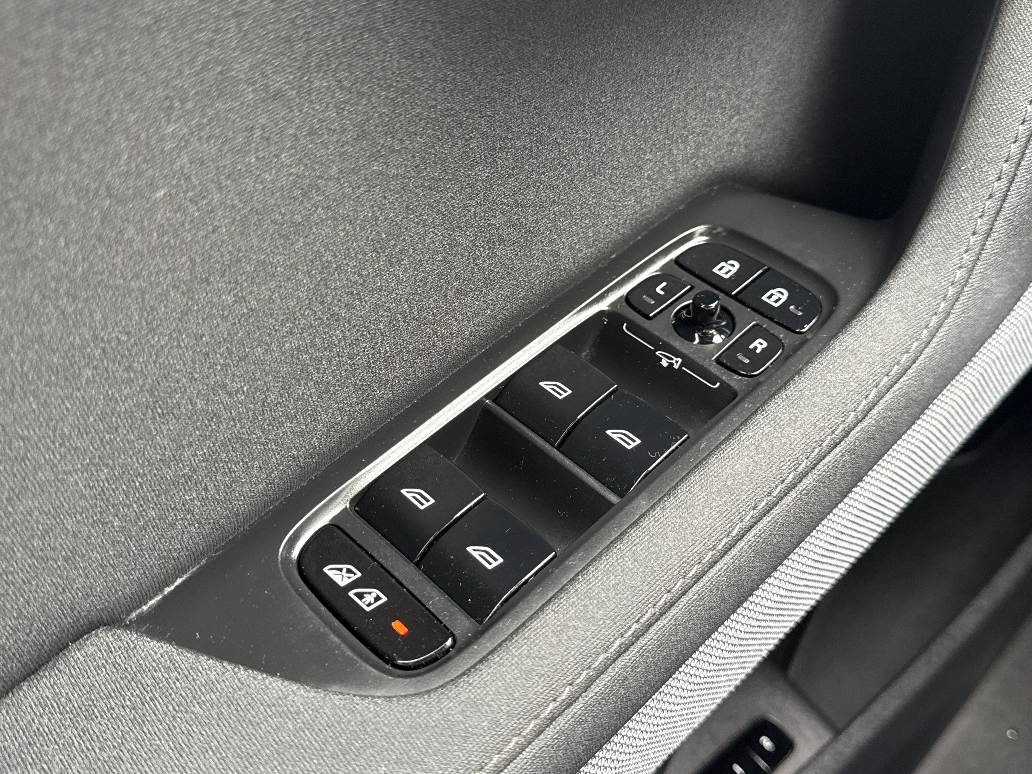 Used 2024 Polestar Polestar 2 w/ Pilot Pack image 27