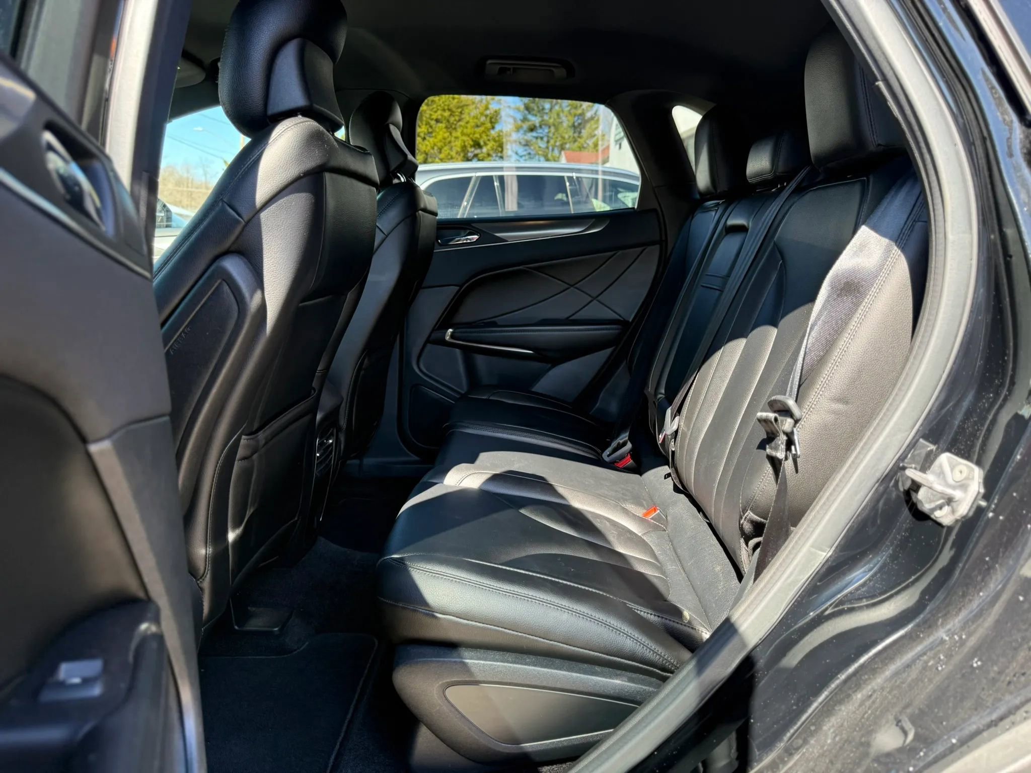 Used 2017 Lincoln MKC Premiere image 27