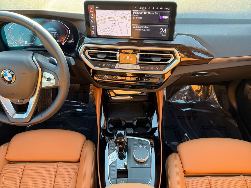 Certified 2025 BMW X4 xDrive30i AWD/4WD image 11