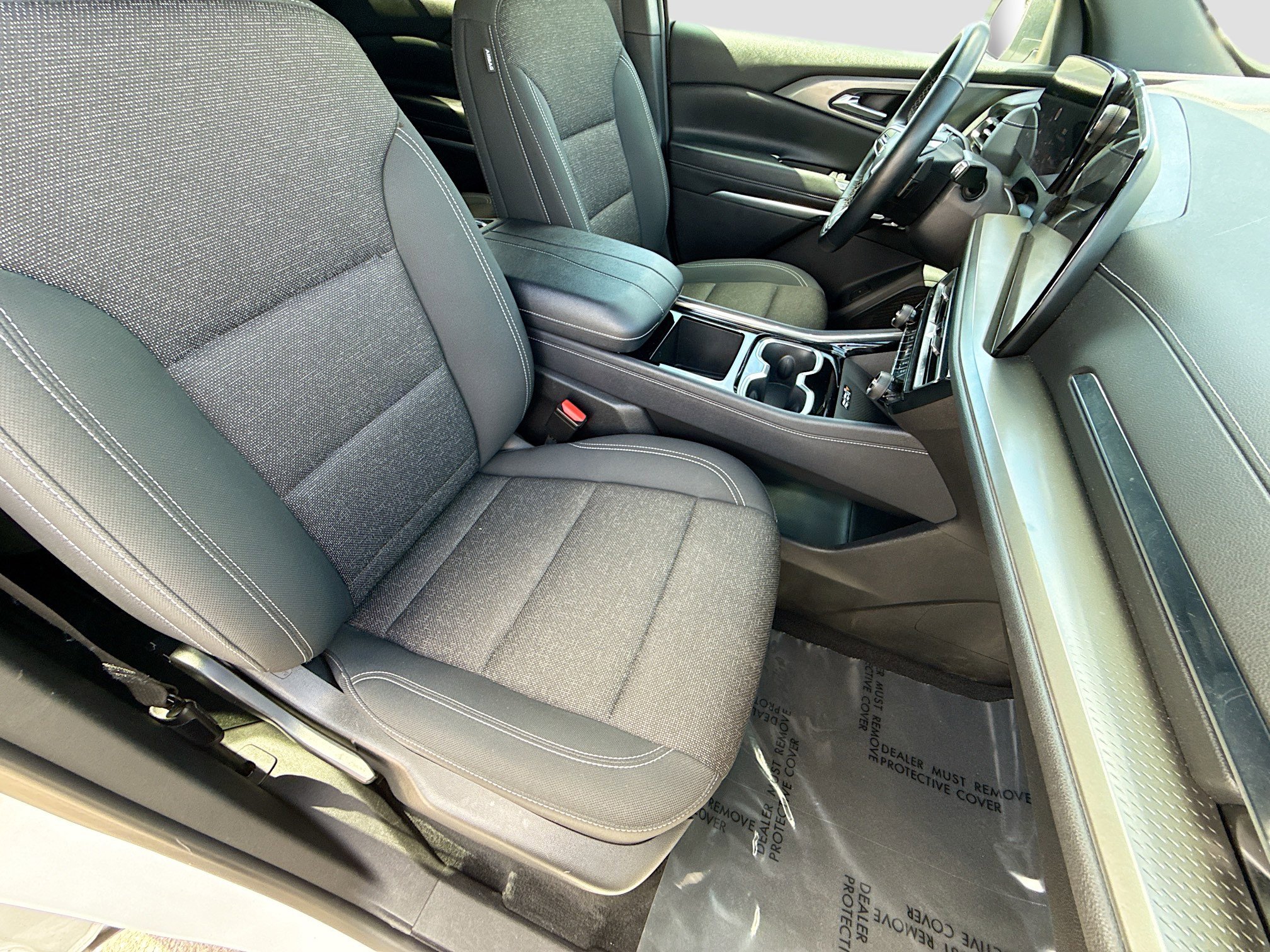 Used 2025 Chevrolet Traverse LT image 15
