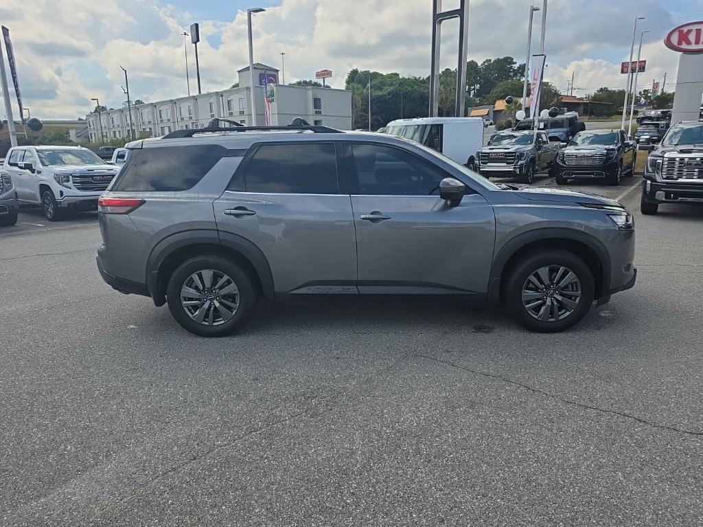 Used 2022 Nissan Pathfinder SV AWD/4WD image 8