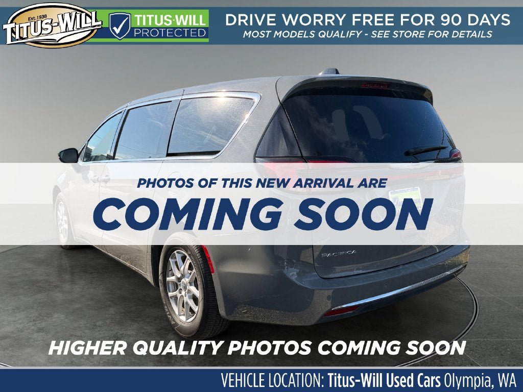 Used 2025 Chrysler Pacifica Select FWD image 4
