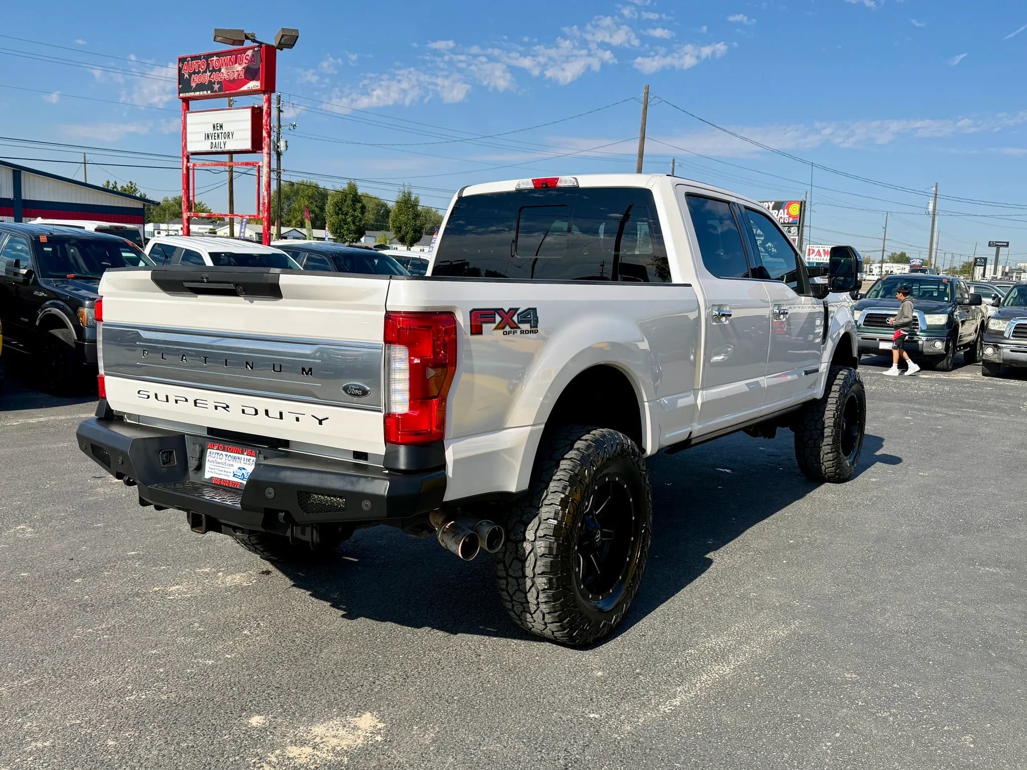Used 2017 Ford F350 Platinum w/ Platinum Ultimate Package AWD/4WD image 5