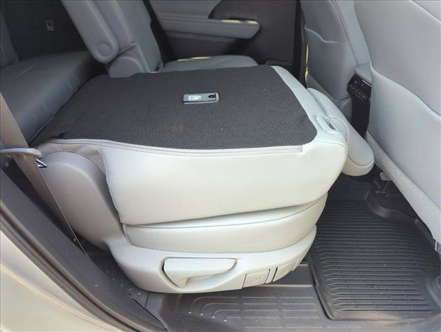 Certified 2025 Toyota Highlander XLE FWD image 26